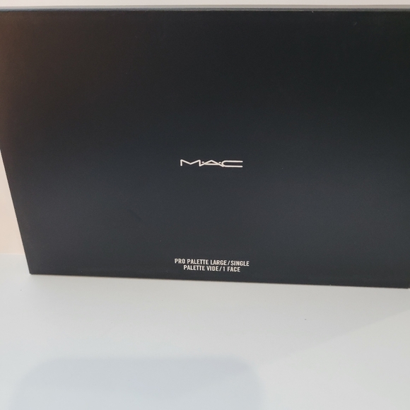 MAC Pro Palette *LARGE/SINGLE* Magnetic Black Case / EMPTY / New in box - Picture 4 of 6